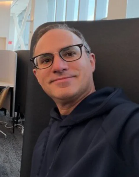 Davidheadshot airportlounge